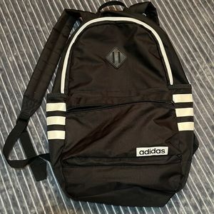 ADIDAS Blk & Wht 7 Pocket Backpack. Like New Barely Used